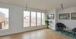 ÁTICO DE OBRA NUEVA con preciosa terraza a nivel en Ronda Sant Antoni. (Ático 2)