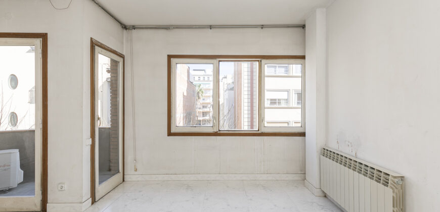 Piso amplio y luminoso junto TURÓ PARK y FRANCESC MACIÀ.