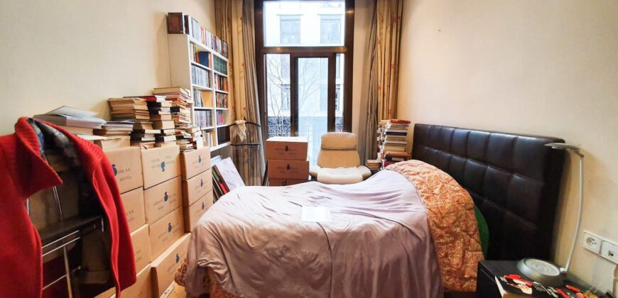 Exclusiva planta principal con jardín privado en Eixample Derecho