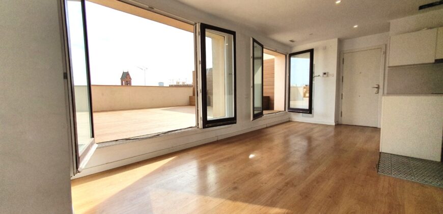 NEW BUILD PENTHOUSE with beautiful terrace on the same level in Ronda Sant Antoni (Penthouse 1)