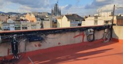 OPORTUNIDAD. Piso ALTO Y MUY SOLEADO con 4 habitaciones y DOS BALCONES junto Passeig Sant Joan y Plaça Tetuan. 