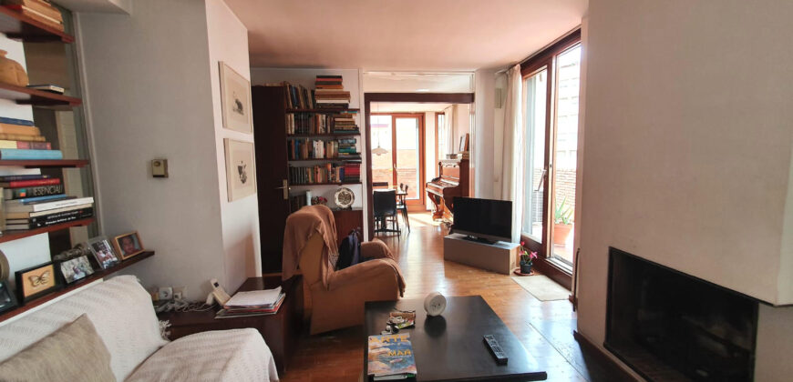 Espectacular ÀTIC a 3 vents amb 130m2 de terrasses a prop de Plaça Joanic