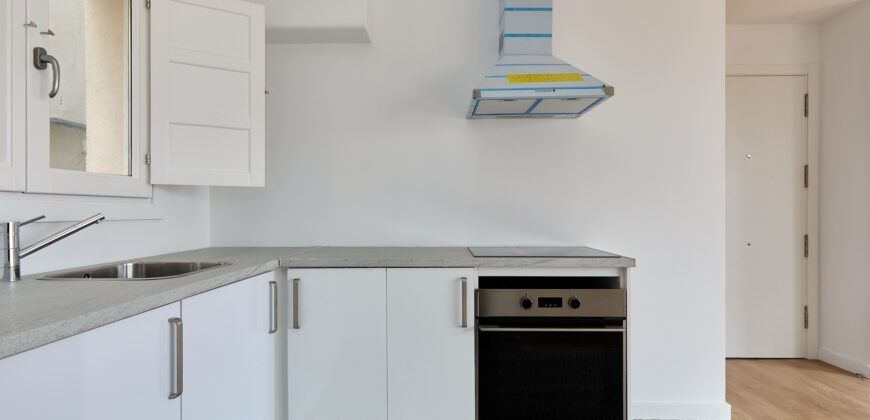 ÁTICO DE OBRA NUEVA con preciosa terraza a nivel en Ronda Sant Antoni. (Ático 2)