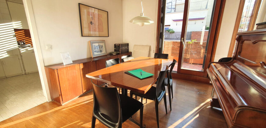 Espectacular ÀTIC a 3 vents amb 130m2 de terrasses a prop de Plaça Joanic