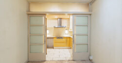 Amplia y SOLEADA vivienda con TERRAZA situada junto al distrito de Sarrià-Sant Gervasi y Casa Vicens Gaudí.