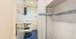 Amplia y SOLEADA vivienda con TERRAZA situada junto al distrito de Sarrià-Sant Gervasi y Casa Vicens Gaudí.