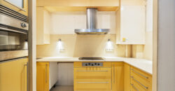 Amplia y SOLEADA vivienda con TERRAZA situada junto al distrito de Sarrià-Sant Gervasi y Casa Vicens Gaudí.