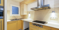 Amplia y SOLEADA vivienda con TERRAZA situada junto al distrito de Sarrià-Sant Gervasi y Casa Vicens Gaudí.