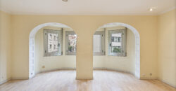 Amplia y SOLEADA vivienda con TERRAZA situada junto al distrito de Sarrià-Sant Gervasi y Casa Vicens Gaudí.