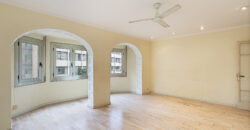 Amplia y SOLEADA vivienda con TERRAZA situada junto al distrito de Sarrià-Sant Gervasi y Casa Vicens Gaudí.