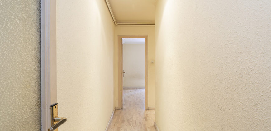 Amplia y SOLEADA vivienda con TERRAZA situada junto al distrito de Sarrià-Sant Gervasi y Casa Vicens Gaudí.