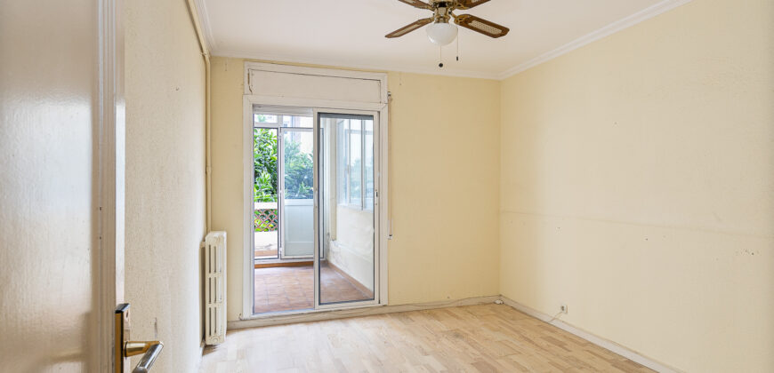 Amplia y SOLEADA vivienda con TERRAZA situada junto al distrito de Sarrià-Sant Gervasi y Casa Vicens Gaudí.