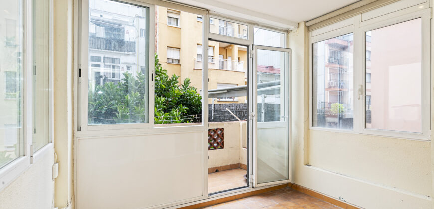 Amplia y SOLEADA vivienda con TERRAZA situada junto al distrito de Sarrià-Sant Gervasi y Casa Vicens Gaudí.