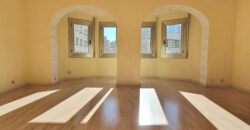 Amplia y SOLEADA vivienda con TERRAZA situada junto al distrito de Sarrià-Sant Gervasi y Casa Vicens Gaudí.