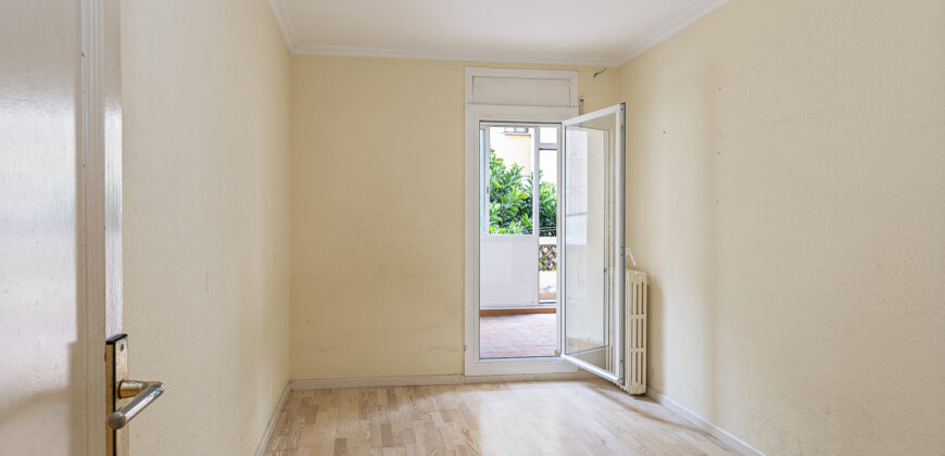 Amplia y SOLEADA vivienda con TERRAZA situada junto al distrito de Sarrià-Sant Gervasi y Casa Vicens Gaudí.