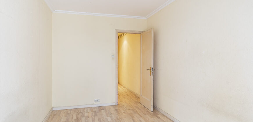 Amplia y SOLEADA vivienda con TERRAZA situada junto al distrito de Sarrià-Sant Gervasi y Casa Vicens Gaudí.